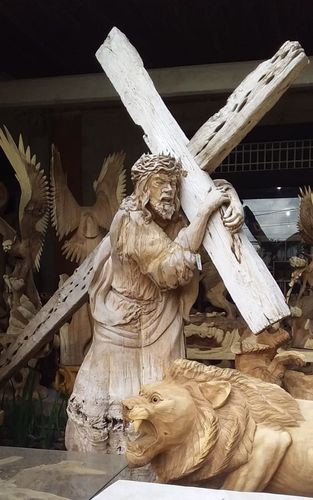 JESUS-STATUE mit Kreuz Kreuzweg Kreuzigung Holz Unikat ca. 2 m hoch