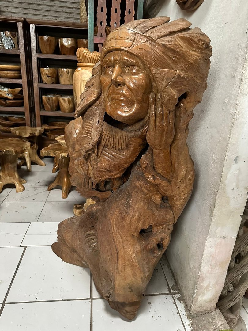 Indianer Figur aus Albesia Holz geschnitzt Original Little Big Horn Statue Dekoration